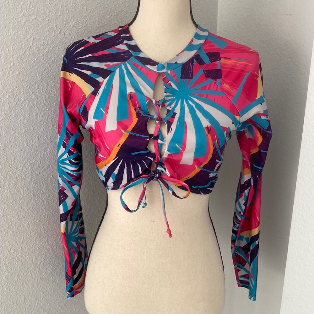 Lili Collection Woman’s Cropped Multicolor Swim Rash guard